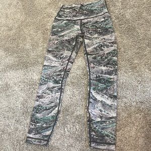 good condition pants barley worn no rips, holes etc